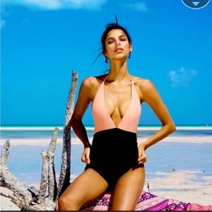 NWT Cupshe “Fragrant Memory” Halter Deep V One-Piece Swimsuit